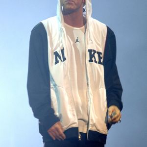 Eminem Live at MTV EMA 2002 001