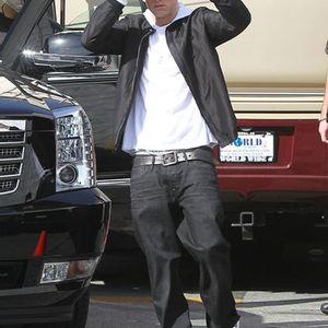 Eminem arriving at I need a doctor video set in L.A 006